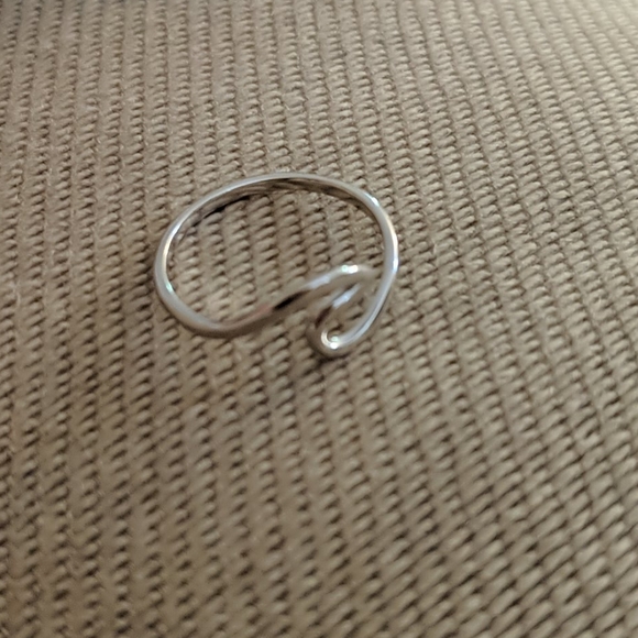925 Sterling Silver Wave Ring Size 6 Women's Jewelry - Picture 6 of 6